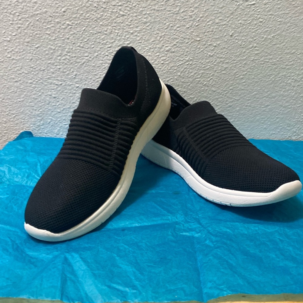 Blondo Karen Waterproof Slip-on Sneakers Womens’s Size 10 Black